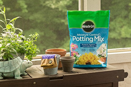 Miracle-Gro Moisture Control Potting Mix, 16 qt. - Image 5