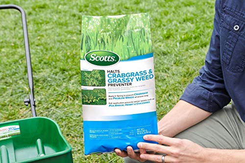 Scotts Halts Crabgrass & Grassy Weed Preventer - Crabgrass Preventer, Pre Emergent Weed Control for Lawns, Prevents Chickweed & More, Treats up to 10,000 sq. ft., 20.12 lb. - Image 3