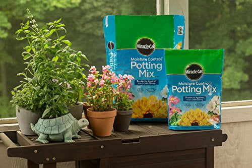 Miracle-Gro Moisture Control Potting Mix, 16 qt. - Image 3